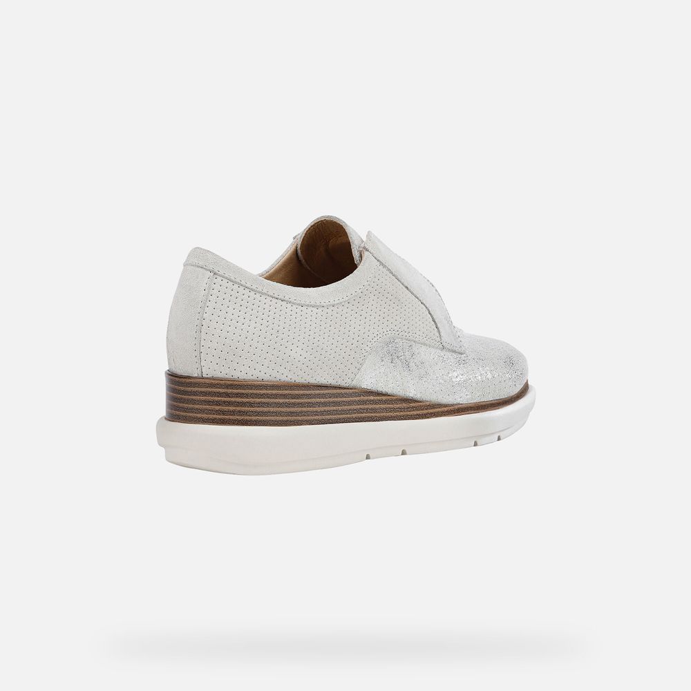 Slip On Geox Senhora Branco/Prateadas - Samuela - KSHVN9670